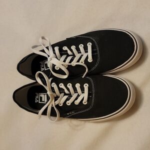 Fila size 7 black and white shoes.
